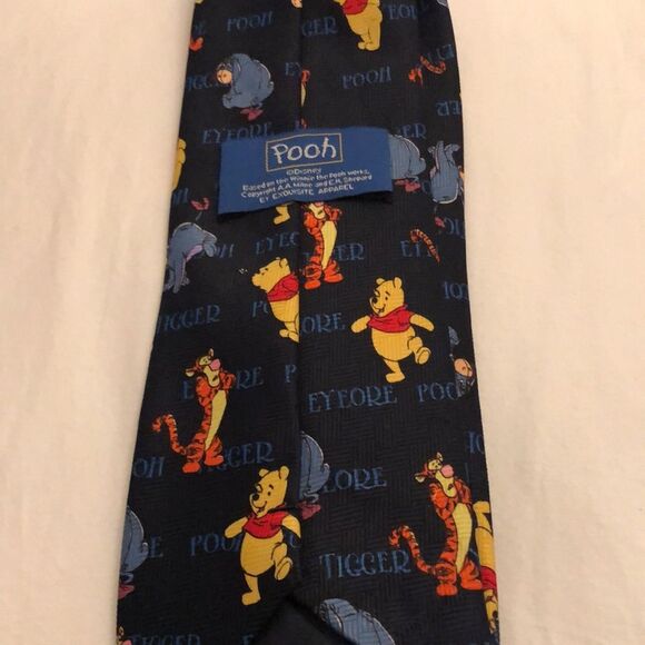 Beautiful Whinny the Pooh tie - Picture 2 of 4